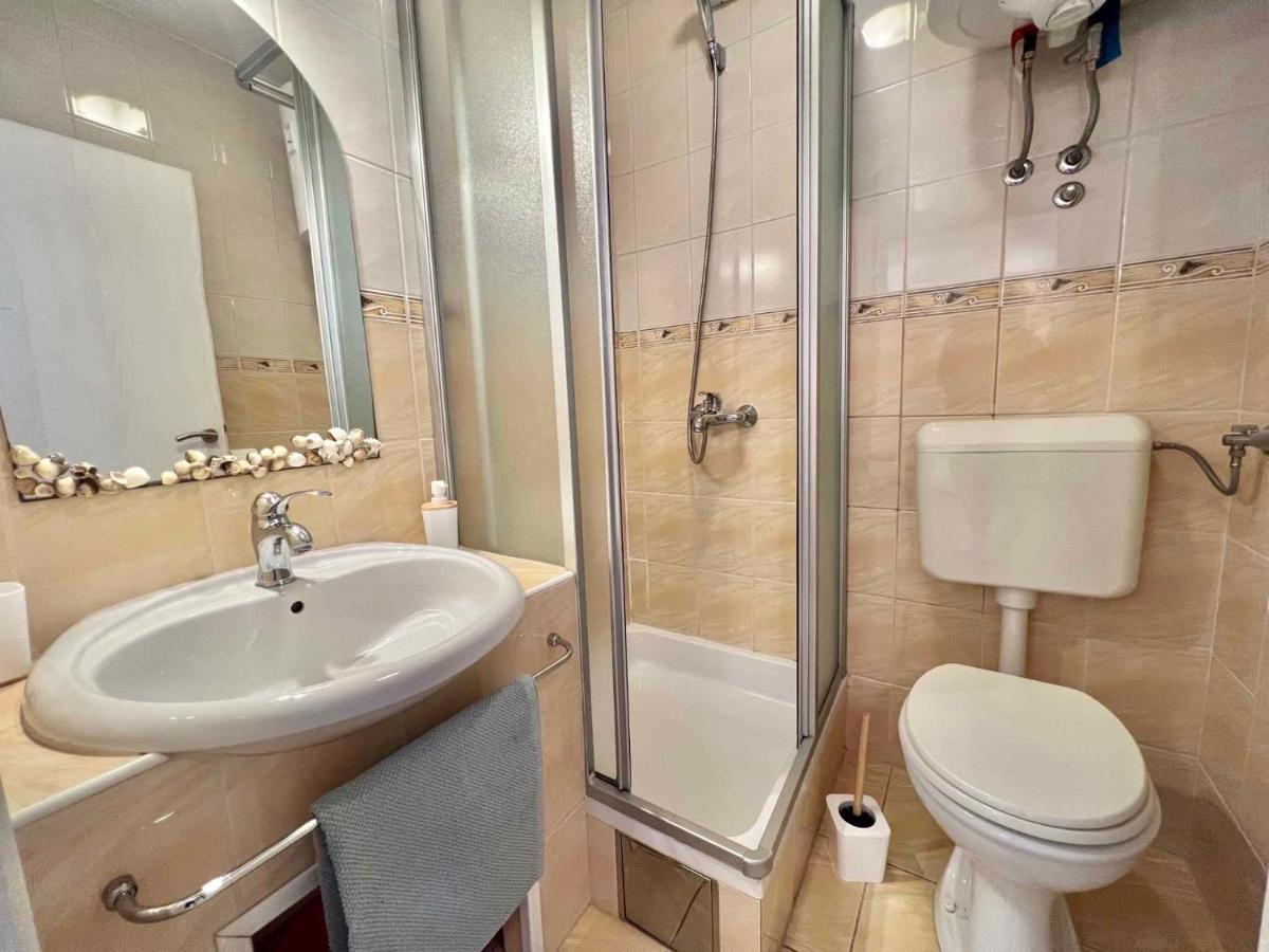 Apartments In Dramalj 45034 Экстерьер фото